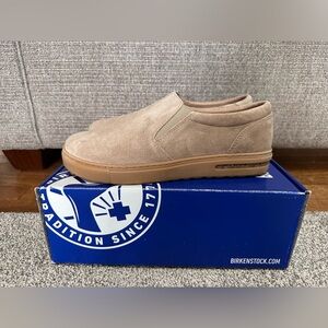 Birkenstock Oswego - Unisex Suede Slip-Ons